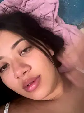 Larissa xxe online show from November 30, 1:15 pm