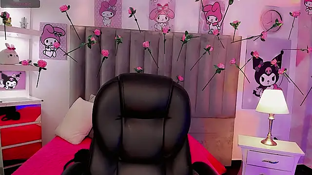 dearAlanaxxx online show from February 13, 9:05 pm