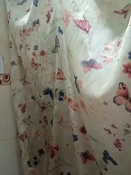 M milove online show from March 15, 9:00 am