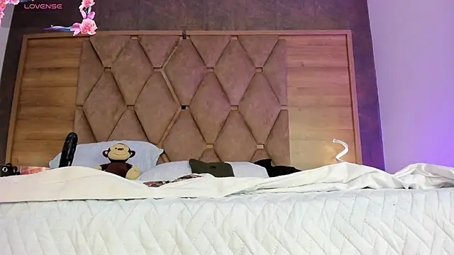 VictoriaSaenz1  online show from November 21, 7:21 am