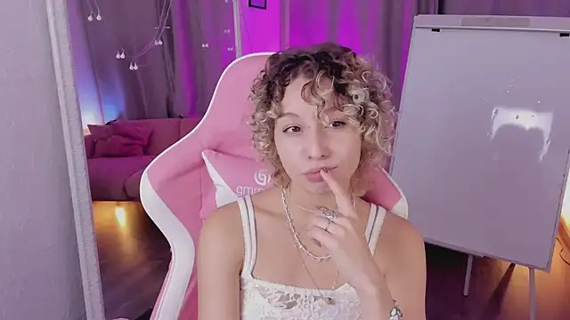 Mary Wohlberg online show from November 25, 6:15 am