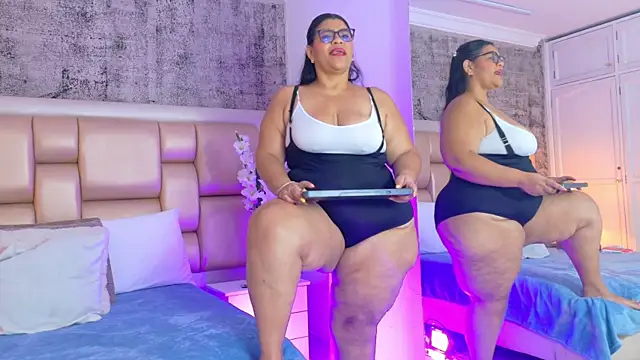 SelennaCooper online show from March 30, 12:05 pm