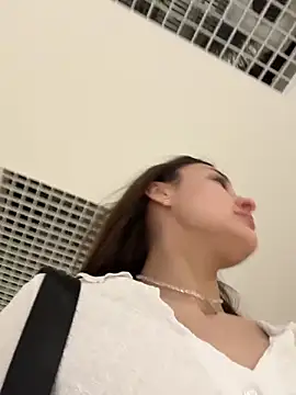 ErikaMuse online show from November 25, 9:22 am