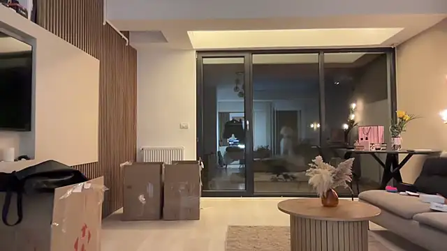 Jolienne online show from February 22, 9:48 pm