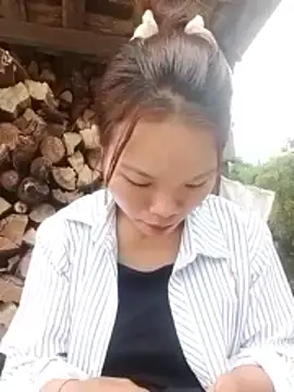 yu-zhen online show from December 17, 2:49 am