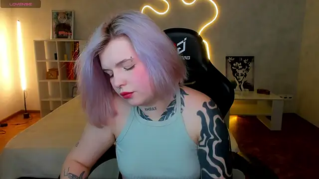 shadow  purrr online show from November 29, 2:37 am