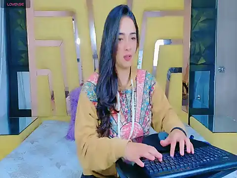 CailinSmith online show from November 21, 12:07 pm