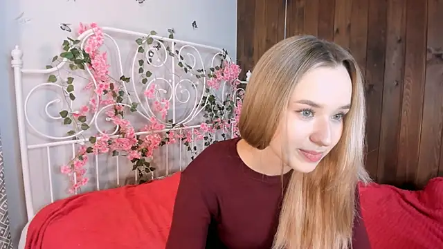 KristleKirst online show from December 1, 1:03 pm