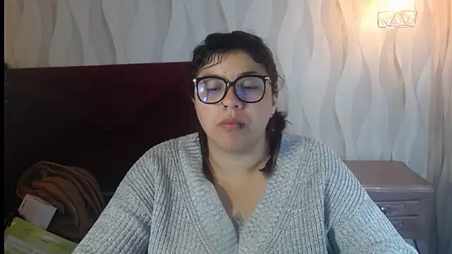 danna garza online show from December 14, 4:40 am