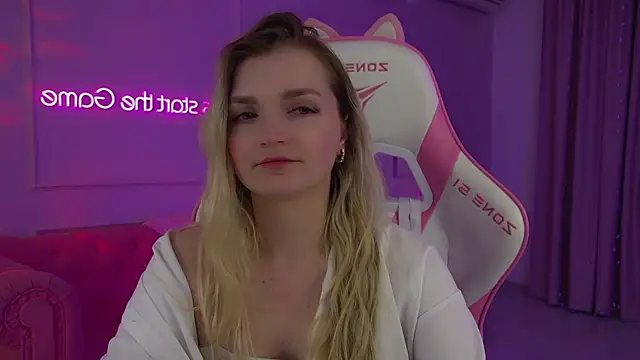 AnnyRaii online show from March 2, 7:15 am