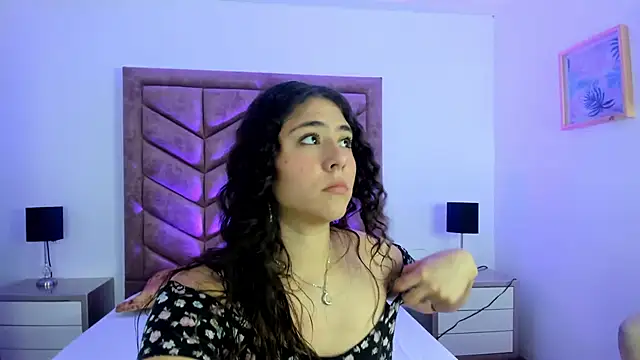 Emmalorez   online show from November 23, 1:46 pm