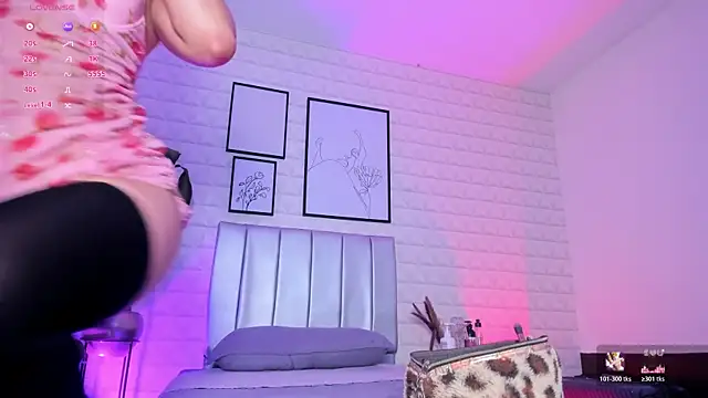 Elizabetth Benz online show from April 18, 7:07 pm