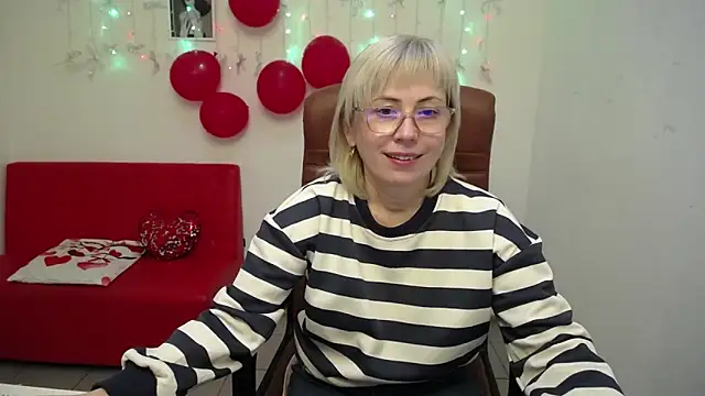 LaurenWishy online show from January 17, 1:07 pm