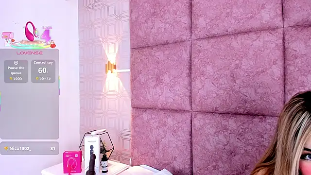 NathalieRoss1 online show from March 10, 6:06 am