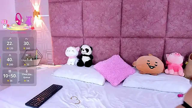 NathalieRoss1 online show from March 14, 5:52 am