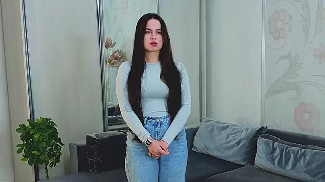 UmbraViola online show from December 14, 1:06 pm