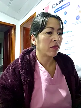 JustSamantha  online show from April 5, 10:03 am