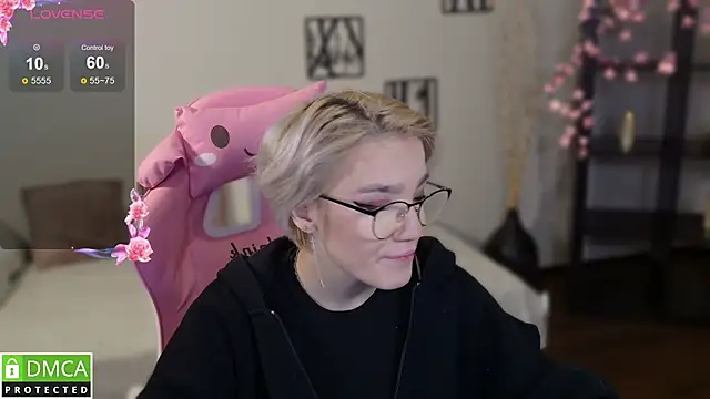 Megan Lora online show from November 23, 1:30 am