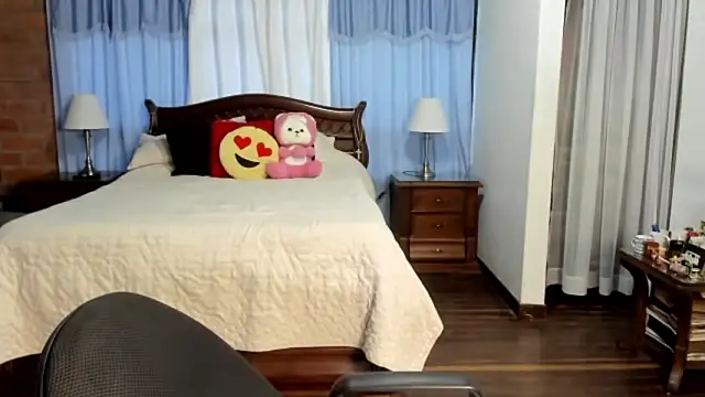 Charlotte-Willson online show from February 7, 11:08 pm