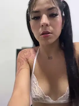 Maddy evill online show from November 22, 9:39 pm