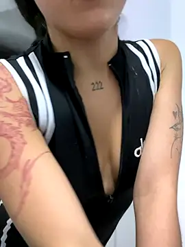 Maddy evill online show from December 15, 11:43 pm