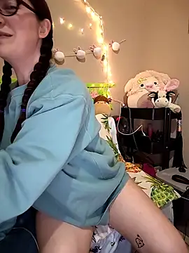 LaylaLucis online show from March 26, 5:20 am