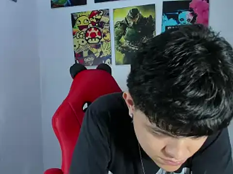  ian sweet online show from December 17, 7:40 pm