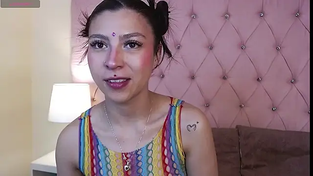 Hillary Thomson online show from November 24, 1:02 pm