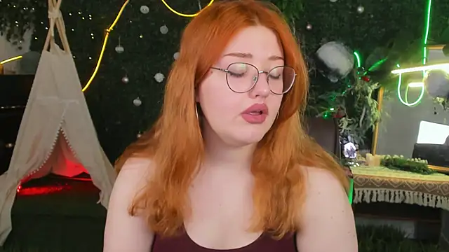 StaceyJensen online show from March 18, 1:16 pm