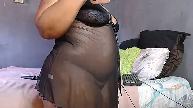 BlackPearlxxo online show from February 4, 11:24 am