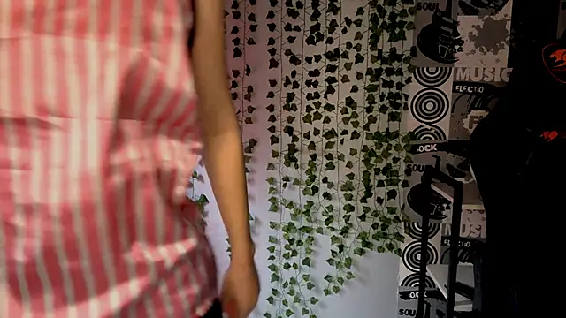 helgicuteness online show from February 12, 11:56 am