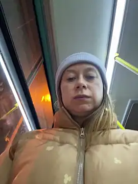 Brooke lover online show from April 1, 7:00 pm