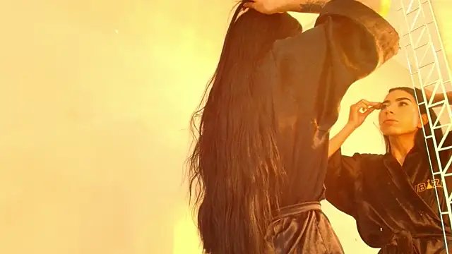 HallieStone online show from April 13, 12:17 pm