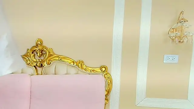 HallieStone online show from January 13, 1:04 pm