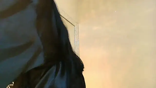 HallieStone online show from April 10, 11:49 am