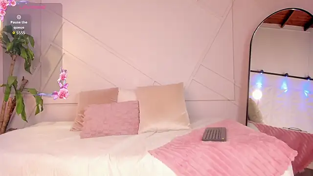 AmaraStorm online show from April 9, 7:19 pm