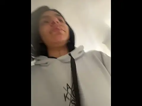 SaraAndrade  online show from January 9, 3:49 pm