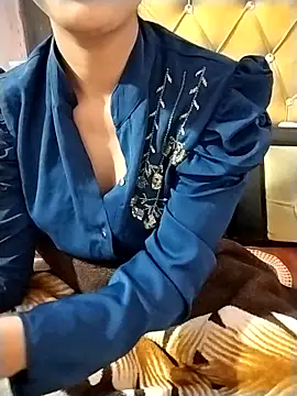 RASHMI SHARMA9 online show from December 21, 5:50 pm