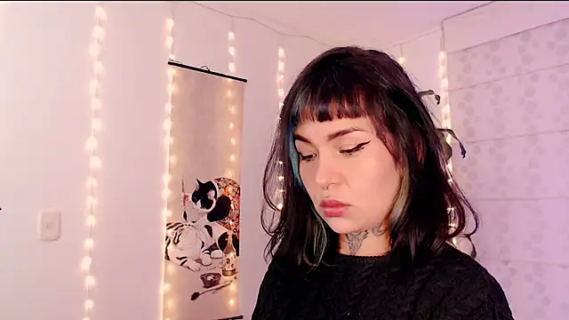 justmartina  online show from March 10, 1:31 am