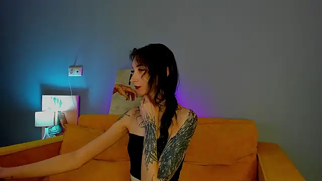 Ellen Hops online show from February 27, 9:42 am