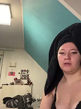 mellixxa online show from December 19, 1:36 pm