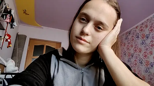 SophieHazely online show from December 5, 1:49 am