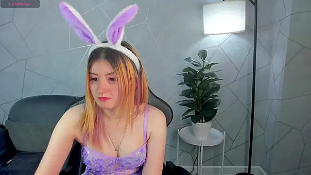 Diana Davis online show from November 30, 4:38 am