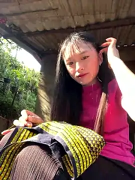 Mayli2x online show from December 2, 6:48 am