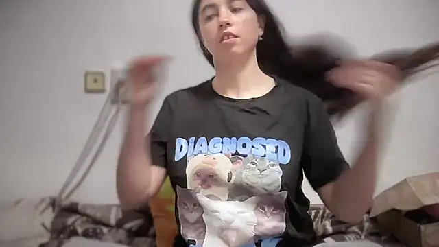 Aphr0ditee online show from January 9, 4:00 pm