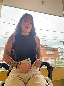 Mia fiire online show from March 10, 7:18 pm