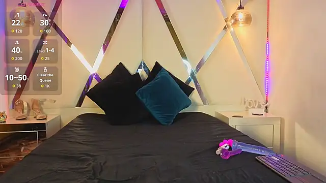 IvyPoison  online show from December 3, 1:02 pm