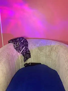 PrettyChloe  online show from April 14, 9:26 pm