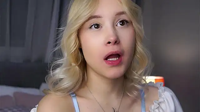 AunclreaVache online show from January 12, 11:26 am