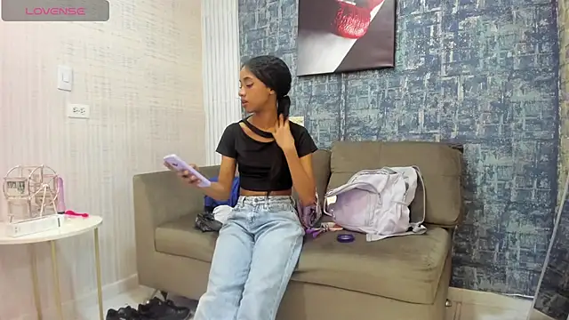 Brizza H033 online show from December 16, 9:09 pm